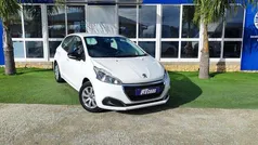 Branco Usado 2018 Peugeot 208 Active Citadino | € 10.980 (Preço justo)