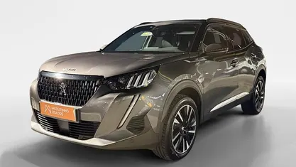 Usado Peugeot 2008 GT 130 HP (95 kW) 2023 SUV