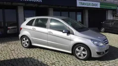 Cinzento Usado 2010 Mercedes B180 Monovolume | € 13.990 (Caro)