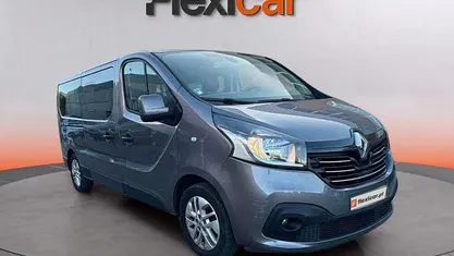 Cinza Usado 2017 Renault Trafic Monovolume | € 23.790 (Preço justo)