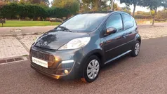 Cinza Usado 2013 Peugeot 107 Style Citadino | € 6.950 (Preço justo)
