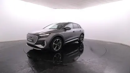 Cinzento Usado 2024 Audi Q4 e-tron SUV | € 48.900 (Preço justo)
