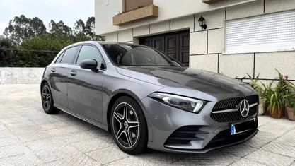 Cinzento Usado 2021 Mercedes A180 Citadino | € 28.700 (Preço justo)