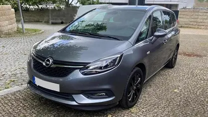 Usado Opel Zafira 136 HP (100 kW) 2017 Cinzento Monovolume