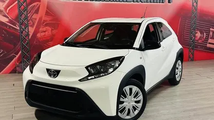 Usado 2023 Toyota Aygo X Play SUV | € 15.900 (Preço justo)
