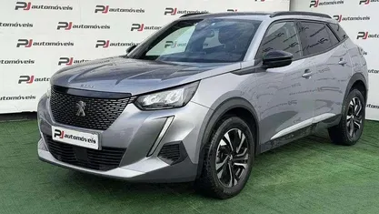 Cinzento Usado 2023 Peugeot 2008 Allure SUV | € 22.500 (Preço justo)