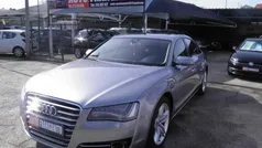 Cinzento Usado 2011 Audi A8 Premium Sedan | € 18.000