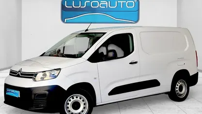 Branco Usado 2023 Citroën Berlingo Feel Monovolume | € 17.900 (Preço justo)