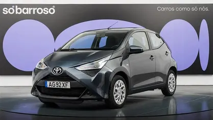Usado Toyota Aygo X-play 72 HP (52 kW) 2021 Cinza Citadino