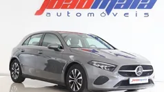Cinza Usado 2024 Mercedes A200 Sedan | € 37.500 (Preço justo)
