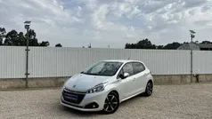 Branco pérola Usado 2019 Peugeot 208 Signature Sky Citadino | € 13.000 (Preço justo)