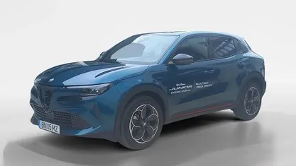 Azul Usado 2024 Alfa Romeo Junior SUV | € 38.990 (Preço justo)