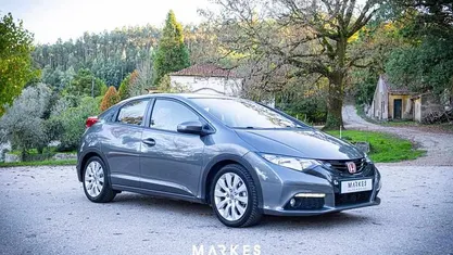 Cinzento Usado 2014 Honda Civic | € 13.900 (Preço justo)