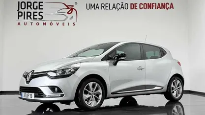 Cinzento Usado 2018 Renault Clio IV Citadino | € 11.990 (Preço justo)