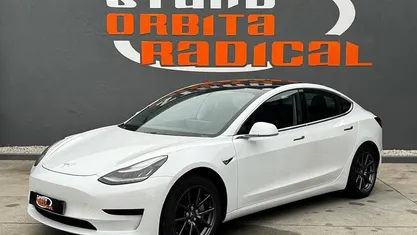 Usado 2020 Tesla Model 3 Sedan | € 21.750 (Preço justo)