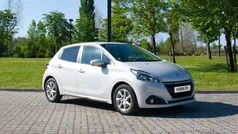 Branco Usado 2017 Peugeot 208 Citadino | € 11.900 (Preço justo)