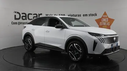 Usado 2024 Peugeot e-3008 Allure SUV | € 35.599 (Preço justo)