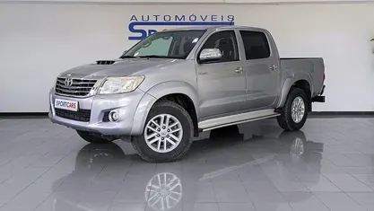 Cinza Usado 2015 Toyota HiLux Pickup | € 21.950 (Bom preço)