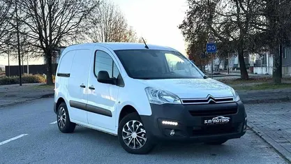 Branco Usado 2018 Citroën Berlingo Monovolume | € 10.000 (Bom preço)