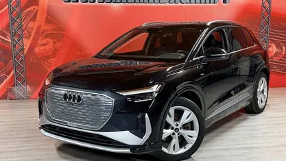 Usado Audi Q4 e-tron S-Line 150 kW (204 HP) 2022 Preto SUV