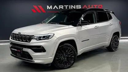 Cinzento Usado 2022 Jeep Compass SUV | € 25.990 (Preço justo)