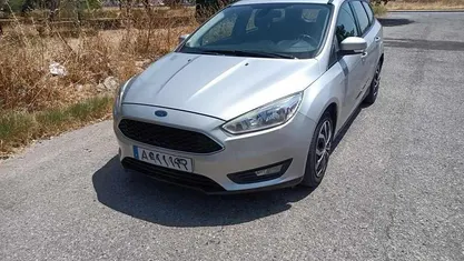 Cinzento Usado 2018 Ford Focus Sedan | € 8.900 (Super Preço)