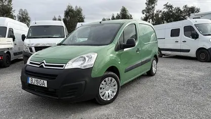 Verde Usado 2016 Citroën Berlingo Monovolume | € 9.500 (Preço justo)