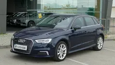 Azul Usado 2017 Audi A3 Sportback e-tron Design Sedan | € 19.990 (Preço justo)