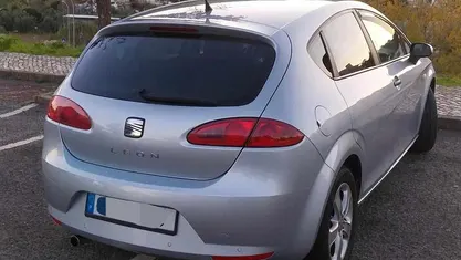 Cinzento Usado 2009 Seat Leon Citadino | € 7.450 (Preço justo)