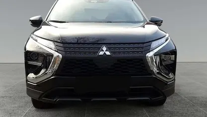 Usado Mitsubishi Eclipse Cross Motion 188 HP (138 kW) 2023 Preto SUV