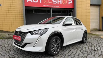 Usado Peugeot e-208 Allure 100 kW (136 HP) 2021 Citadino