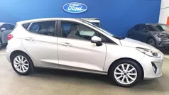 Cinza Usado 2017 Ford Fiesta Titanium Citadino | € 11.900 (Preço justo)