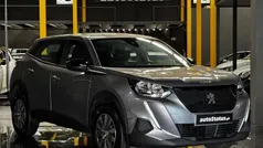 Cinzento Usado 2023 Peugeot 2008 Active SUV | € 18.990 (Preço justo)