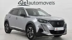 Cinzento Usado 2023 Peugeot 2008 Allure SUV | € 21.900 (Preço justo)
