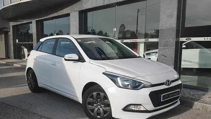 Branco Usado 2017 Hyundai i20 Coupé | € 10.250 (Preço justo)