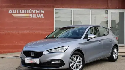 Cinzento Usado 2022 Seat Leon Style Citadino | € 15.990 (Preço justo)