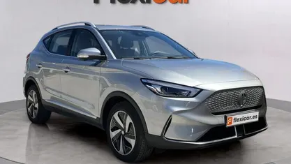 Cinza Usado 2023 MG ZS Luxury Sedan | € 24.990 (Preço justo)