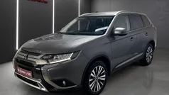 Cinza Usado 2021 Mitsubishi Outlander SUV | € 22.980 (Preço justo)