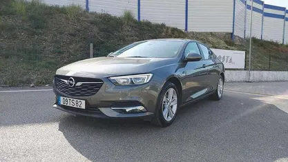 Usado 2017 Opel Insignia Selective Sedan | € 13.950 (Super Preço)