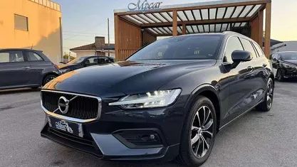 Usado Volvo V60 Momentum 190 HP (139 kW) 2020 Carrinha