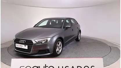 Usado Audi A3 Business 116 HP (85 kW) 2018 Cinzento escuro Sedan