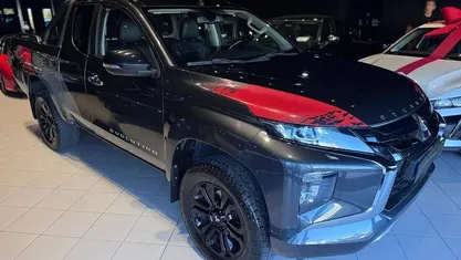 Cinza Usado 2021 Mitsubishi L200 Intense Pickup | € 33.990 (Preço justo)