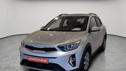 Usado Kia Stonic 79 HP (58 kW) 2025 Cinzento SUV