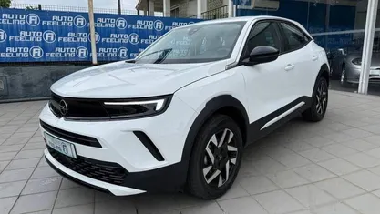 Usado Opel Mokka Edition 100 HP (73 kW) 2024 Branco SUV