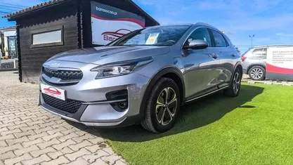 Cinzento Usado 2022 Kia XCeed SUV | € 19.900 (Preço justo)