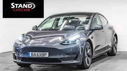 Cinzento Usado 2023 Tesla Model 3 Long Range AWD Sedan | € 33.900 (Bom preço)