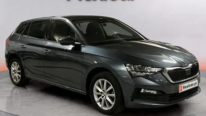 Usado Skoda Scala Style 95 HP (69 kW) 2021 Cinza Citadino