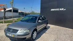 Cinza Usado 2001 VW Passat Highline Sedan | € 6.980