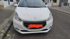 Branco Usado 2014 Peugeot 208 Citadino | € 7.500 (Preço justo)