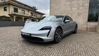 Cinzento Usado 2020 Porsche Taycan | € 59.950 (Preço justo)